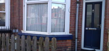 Terraced house to rent in Cambridge Street, Leicester LE3