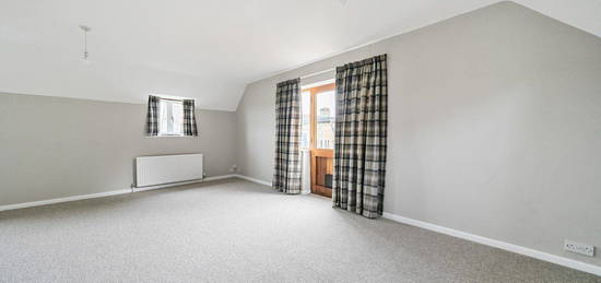 Flat to rent in Cheltenham Road, Cirencester, Gloucestershire GL7