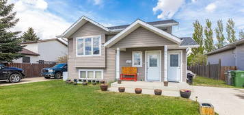 4400 B S 32nd St, Lloydminster, SK S9V 1S5