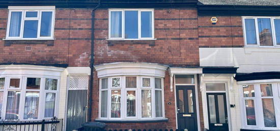 5 bedroom terraced house