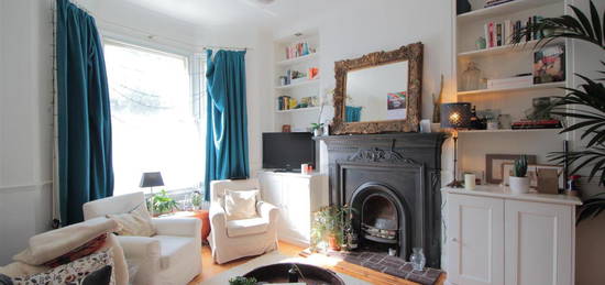 Terraced house to rent in Morval Road, London SW2