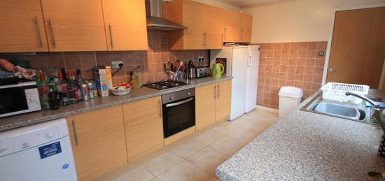 5 bedroom terraced house