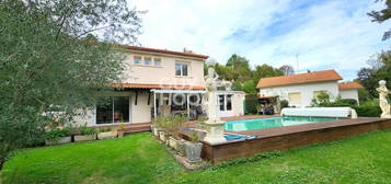 Maison avec Piscine, jardin plat, garage !