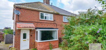 2 bed semi-detached house for sale