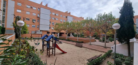 Piso en venta en calle de Ladera de los Almendros