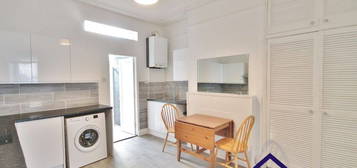 Flat to rent in Ravenstone Road, London N8