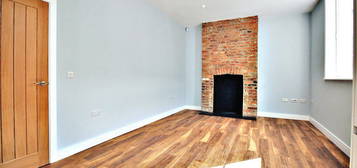 2 bed flat to rent