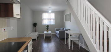 2 bed flat to rent