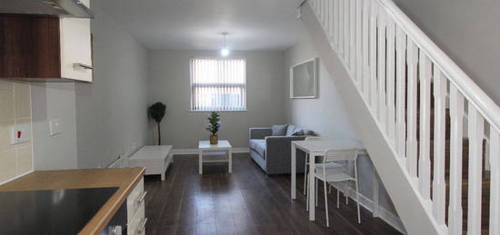 2 bed flat to rent