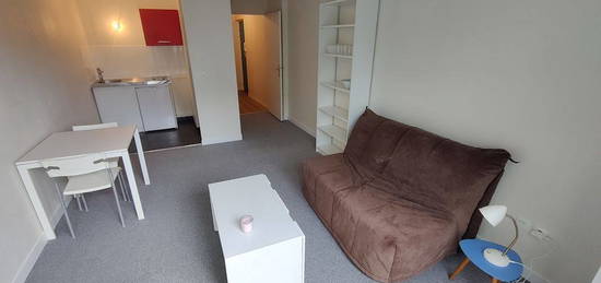 Studio meublé 28m2 810euros