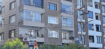 TRABZON AKÇAABAT KAVAKLIDA CADDE ÜZERİ SATILIK 3+1 DAİRE