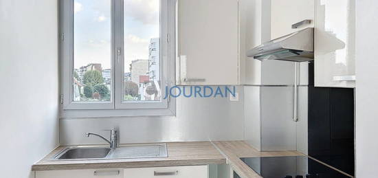 Appartement  à louer, 3 pièces, 2 chambres, 50 m²