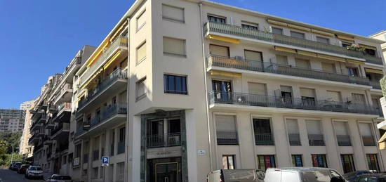 Appartement  à vendre, 4 pièces, 2 chambres, 86 m²