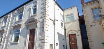 2 bedroom ground floor flat