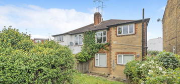 Flat for sale in Trinity Road, London N2