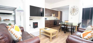 3 bed flat to rent