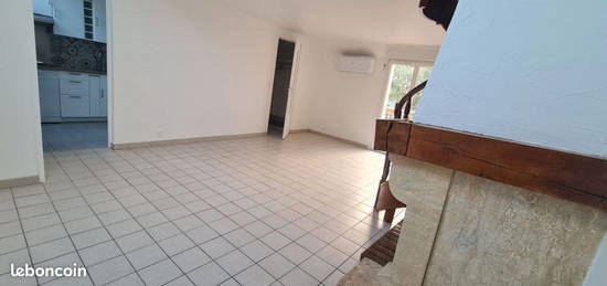 Appartement type F2 duplex 51 m² + terrasse 15 m² situé à LIVRY-GARGAN