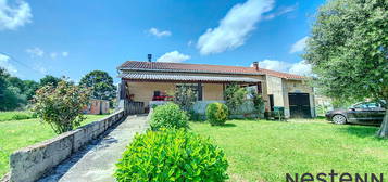 A Vendre Maison 5 Chambres, Garage attenant et Jardin avec Vue sur Les Pyrénées, Secteur Cazeres environnement Campagne