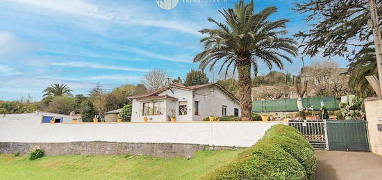 Chalet en calle Isidoro Acevedo, Jove, Gijón