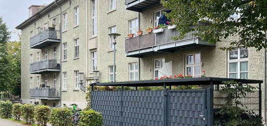 Attraktive 2-Zimmer-Wohnung mit Balkon in begehrter, grüner Lage von Berlin-Karlshorst