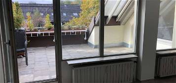 Gepflegte 2-Zimmer-Terrassenwohnung mit Balkon in Forstenried, München