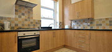 5 bed terraced house to rent