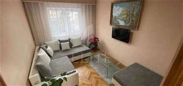 Apartament 4 camere în zona Aurel Vlaicu