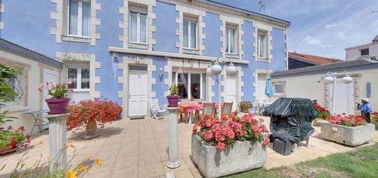 Maison  à vendre, 7 pièces, 4 chambres, 300 m²