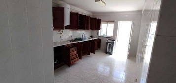 Arrenda-se apartamento T3 - Caldas da Rainha - Cidade Nova