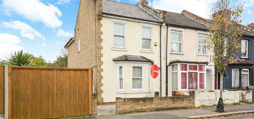 Flat for sale in Roberts Road, Walthamstow, London E17