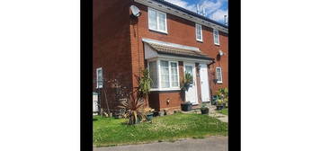 Semi-detached house to rent in Thistle Close, Hemel Hempstead HP1