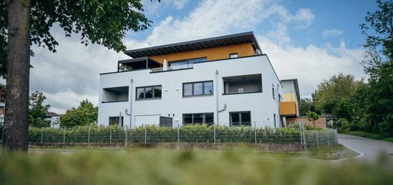 3-Zimmer-Neubau-Wohnung mit Terrasse lädt zum schönen, zentrumnahen Wohnen in Eggenfelden ein!