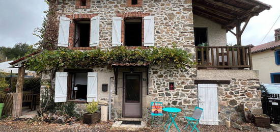 Maison à Saint-Laurent-sur-Gorre