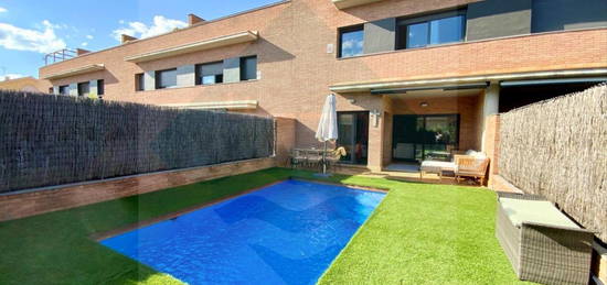 Casa adosada en venta en Centre