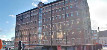 Flat to rent in Albert Warehouse, The Docks, Gloucester GL1