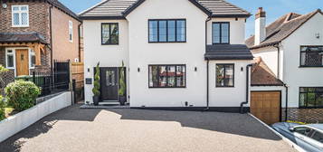 6 bed detached house for sale