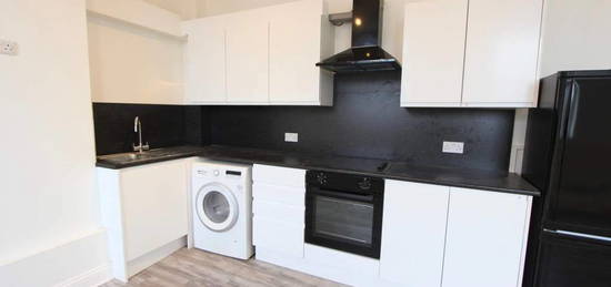 2 bed flat to rent