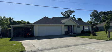 807 Kyle Cir, Waveland, MS 39576