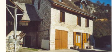 Maison ancienne en pierre 290m2 avec deux appartements indépendants