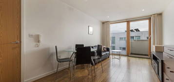 Flat to rent in Cutmore Ropeworks, Barking Central IG11