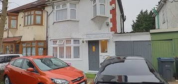 3 bed semi-detached house for sale