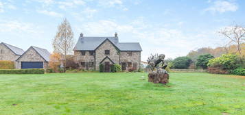 5 bed detached house for sale