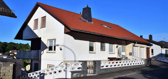 Mehrgenerationenhaus oder Kapitalanlage mit toller Aussicht und großem Garten