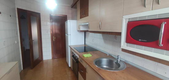 Piso en venta en Calle Vicente Barrantes, Zona Sur - Av. de España - San Miguel