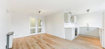 Flat to rent in Southey Road, London SW19