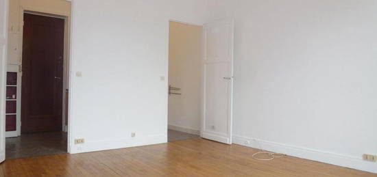 Studio  à louer, 1 pièce, 26 m², Étage 0/6