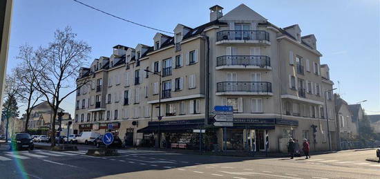 Bel appartement 4 pièces 80 m² proche centre-ville et gare Mantes-La-Jolie 1.180