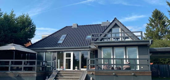 Geräumige, günstige 7-Zimmer-Villa mit gehobener Innenausstattung und EBK in Scharbeutz