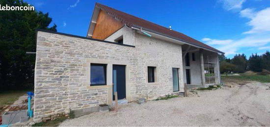 Maison de 250m2 à la campagne