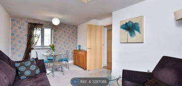 2 bed flat to rent